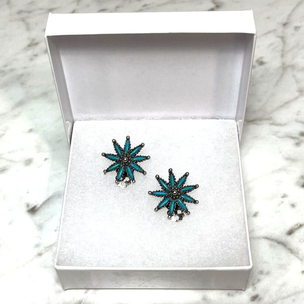 Vintage Starburst Sunburst Clip On Earrings 9 Point Faux Turquoise Cluster